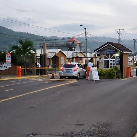 The Rest Stop- Gated Community-24 Hrs Security Montego Bay Exterior foto